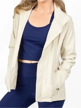 Phoenix Sierra Run Jacket - NWT - Size 2X Light Beige Women's Hooded Jacket